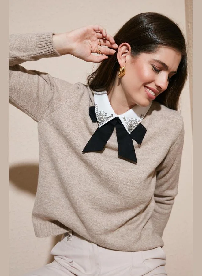 ليلا Lela Premium Regular Fit Shirt Collar Soft Textured Sweater with Bow Detail and Rhinestones Women's SWEATER 680KZ00035